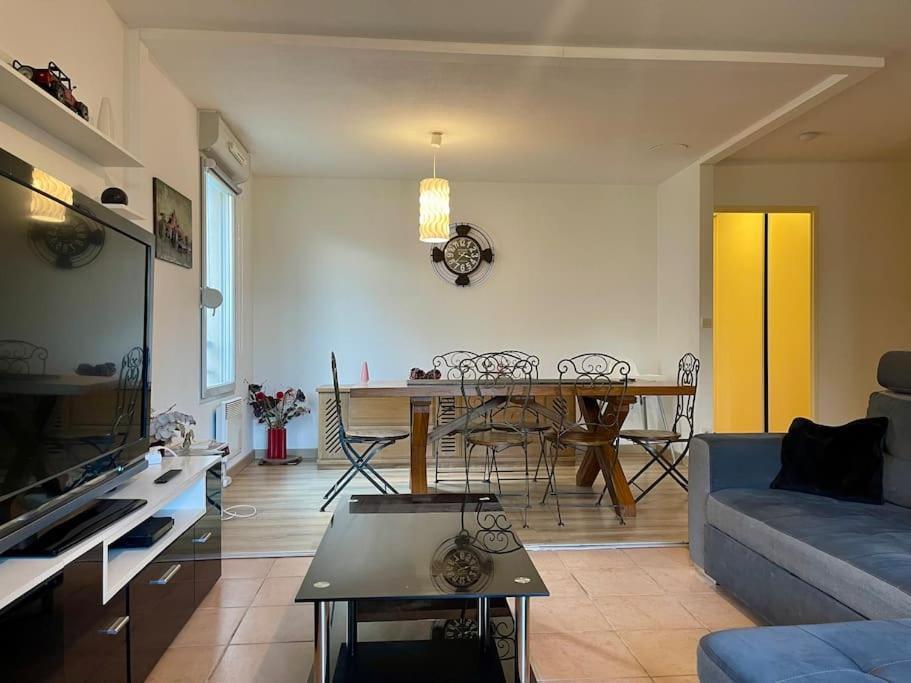 L'Appartement Michelet - Parking Prive Et Gratuit - 2Km Cite Medievale Carcassonne Bagian luar foto