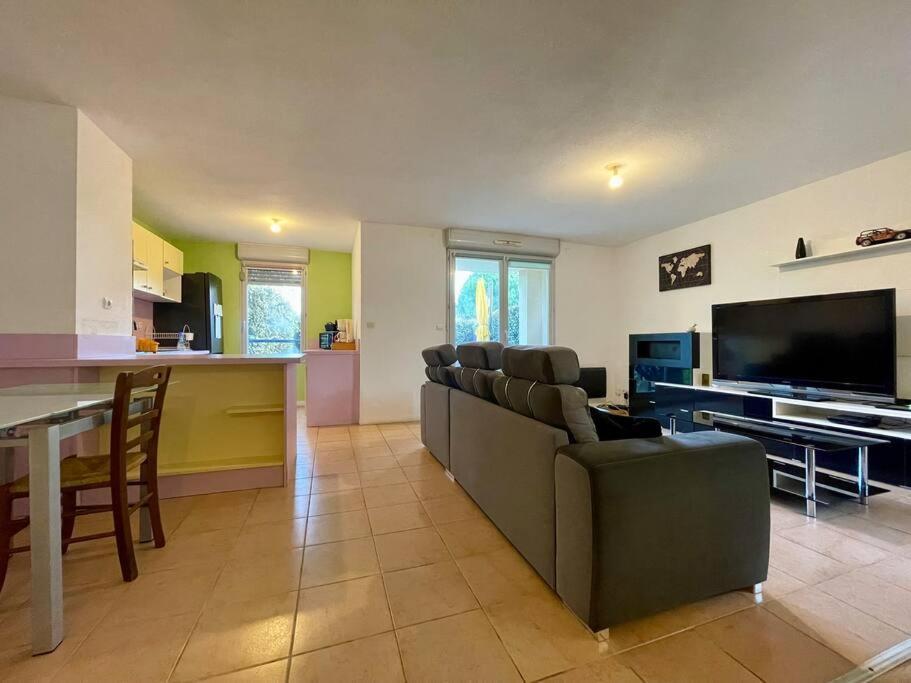 L'Appartement Michelet - Parking Prive Et Gratuit - 2Km Cite Medievale Carcassonne Bagian luar foto
